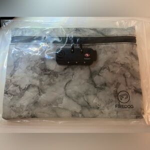 🆕Smell Proof Bag w/ Zipper